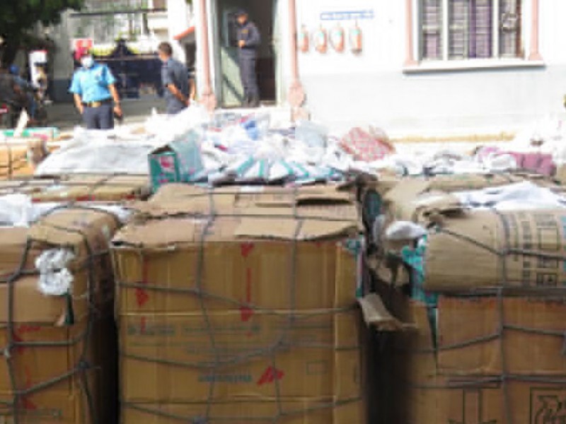 २० लाख मूल्यको बिस्कुट बरामद